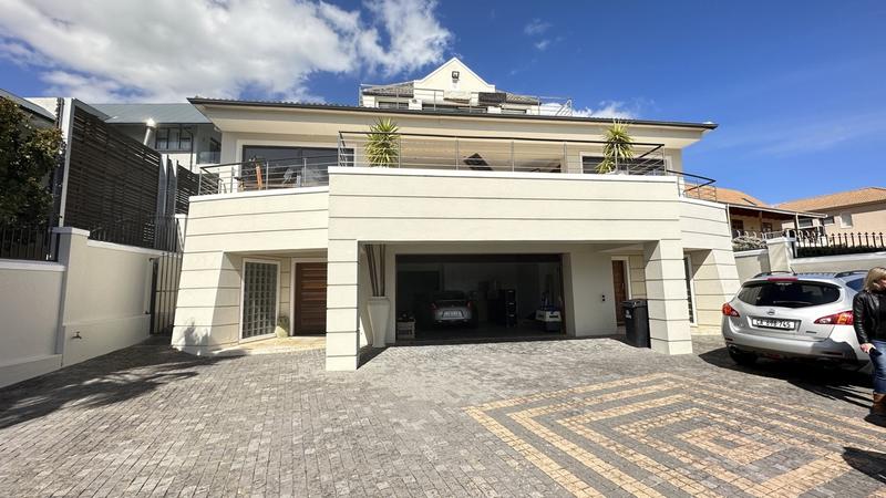 4 Bedroom Property for Sale in Hillcrest Western Cape